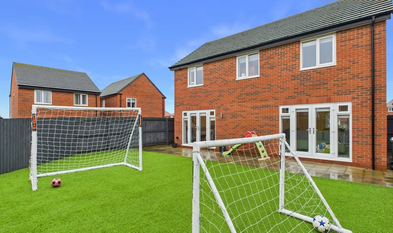 Carlton Meadows, Llay, LL12