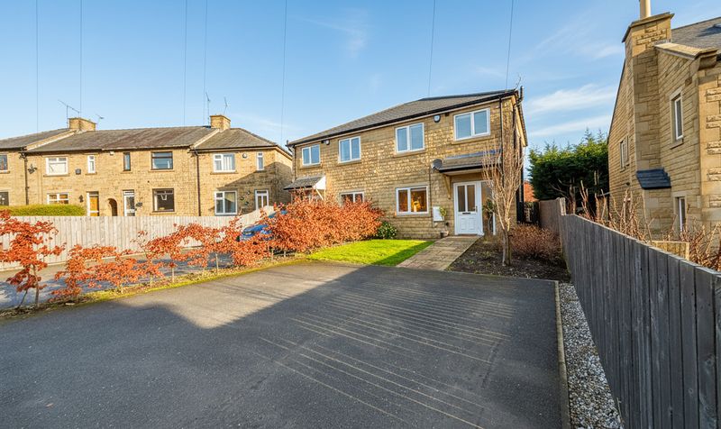 Bradshaw Crescent, Honley, HD9