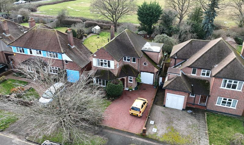 Broadhurst, Ashtead, KT21