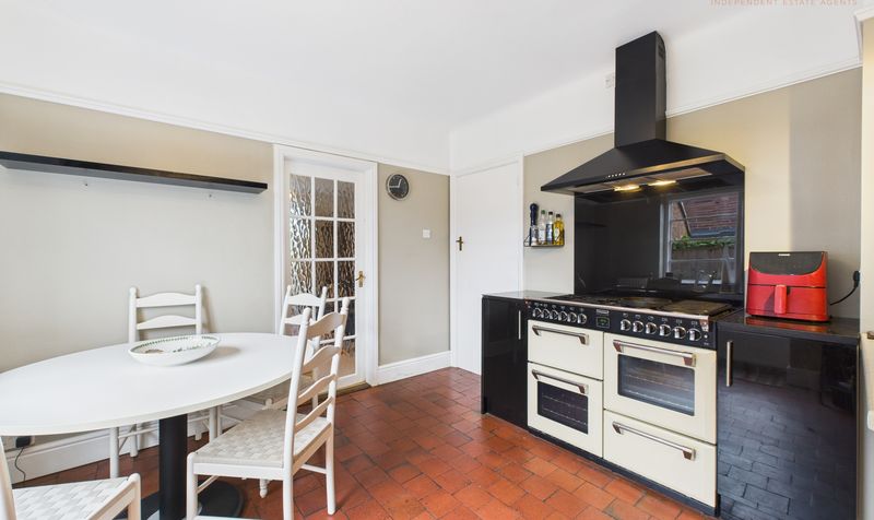 Church Lane, Upton, CH2