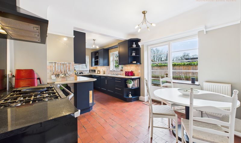 Church Lane, Upton, CH2
