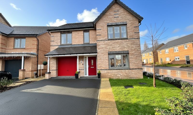 Lapwing Close, Huddersfield, HD4