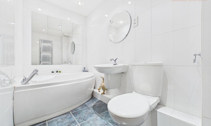 Hoole Road, Hoole, CH2