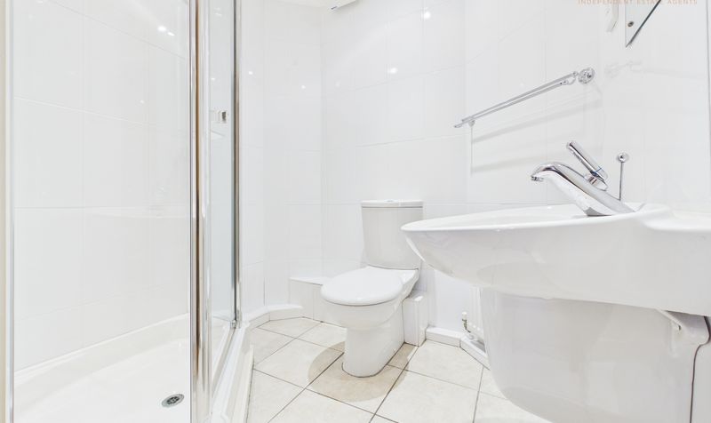 Hoole Road, Hoole, CH2