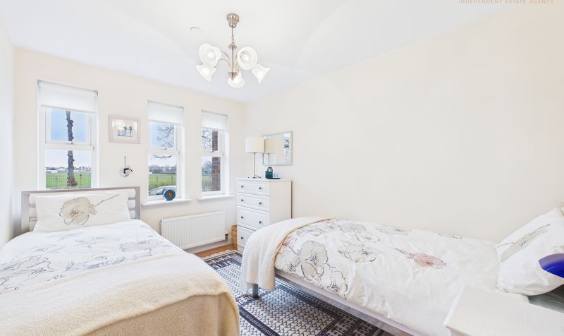 Hoole Road, Hoole, CH2