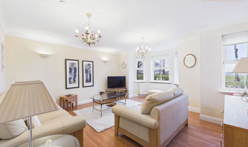 Hoole Road, Hoole, CH2