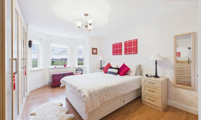 Hoole Road, Hoole, CH2