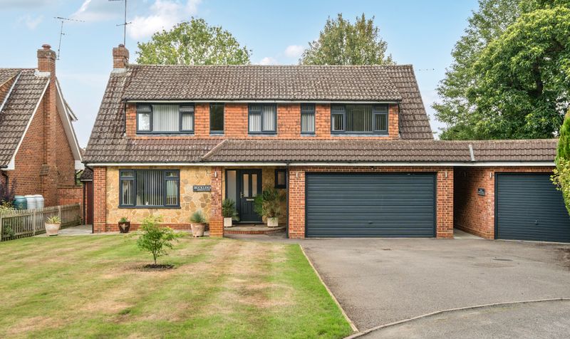 Roebuck Close, Ashtead, KT21
