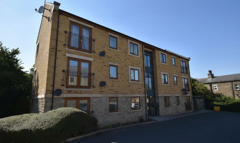 Greenlea Court, Huddersfield, HD5