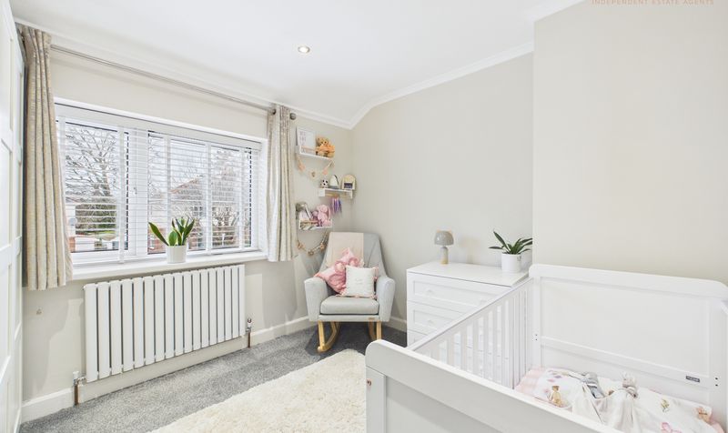 Pine Grove, Hoole, CH2