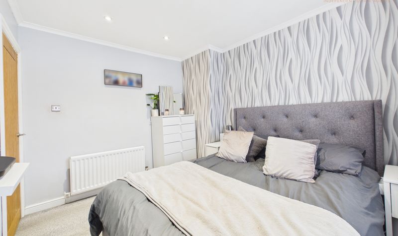 Pine Grove, Hoole, CH2