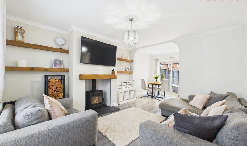 Pine Grove, Hoole, CH2