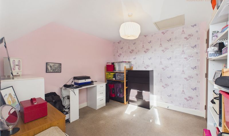 Upton Grange, Upton, CH2
