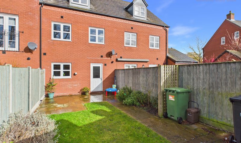 Upton Grange, Upton, CH2
