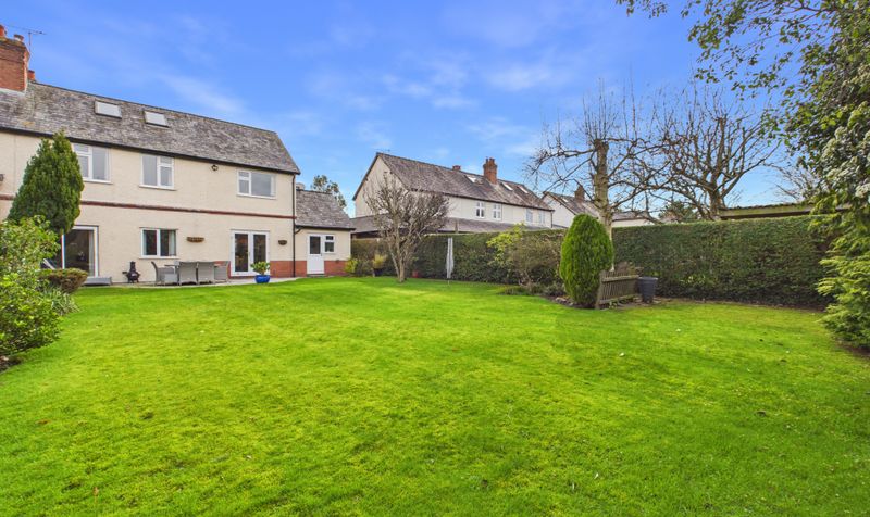 Brooke Avenue, Upton, CH2