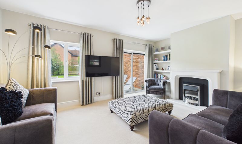 Brooke Avenue, Upton, CH2