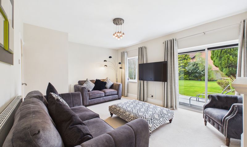 Brooke Avenue, Upton, CH2