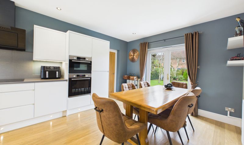 Brooke Avenue, Upton, CH2