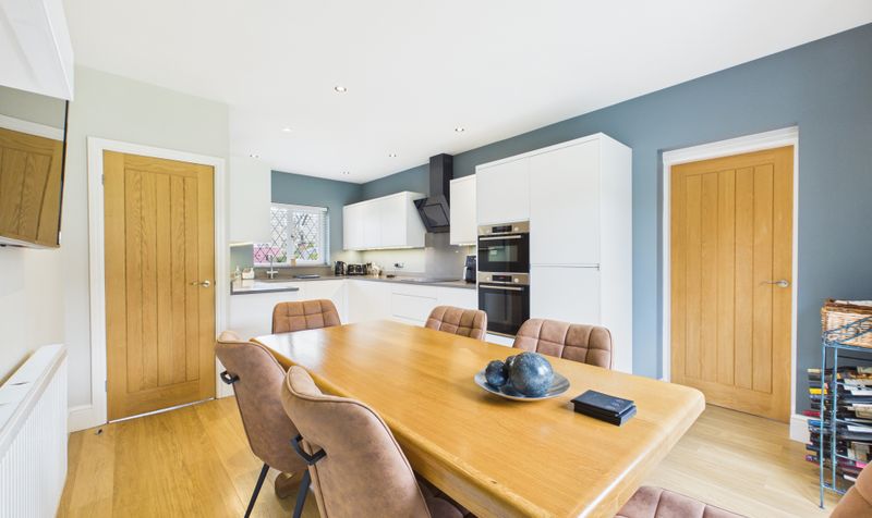 Brooke Avenue, Upton, CH2