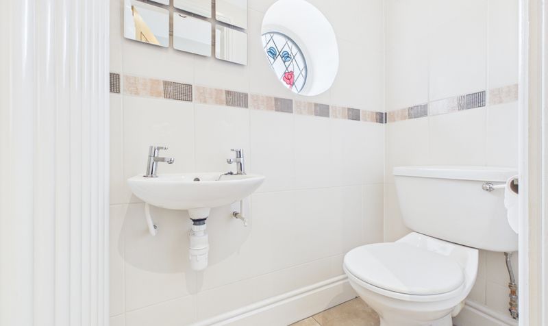 Brooke Avenue, Upton, CH2