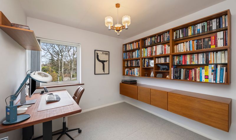 Oaken Coppice, Ashtead, KT21