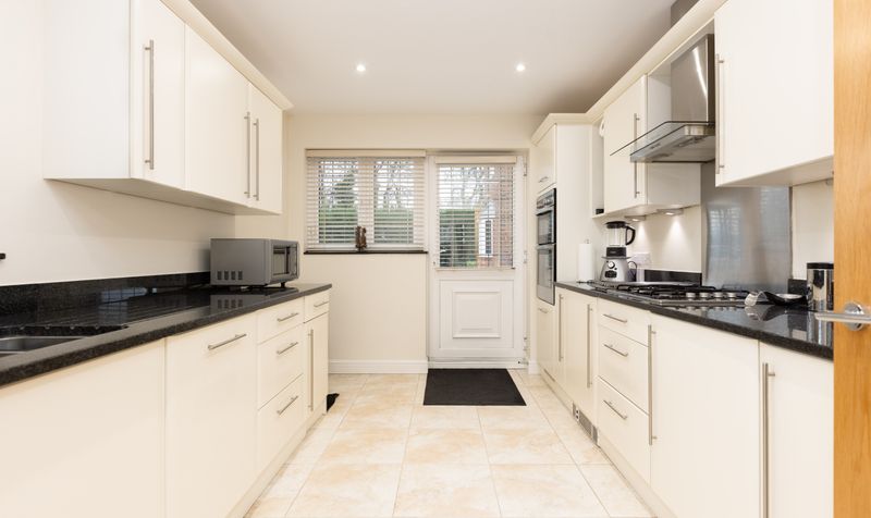 4 Bedroom House For Sale &ndash; Squires Park, Shefford, SG17 2