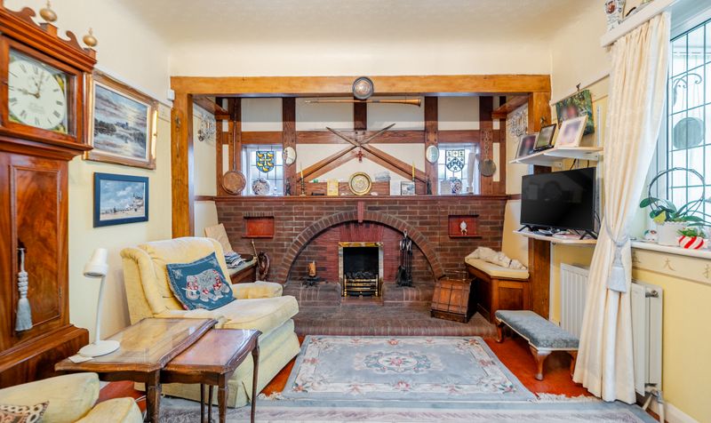 Broadhurst, Ashtead, KT21