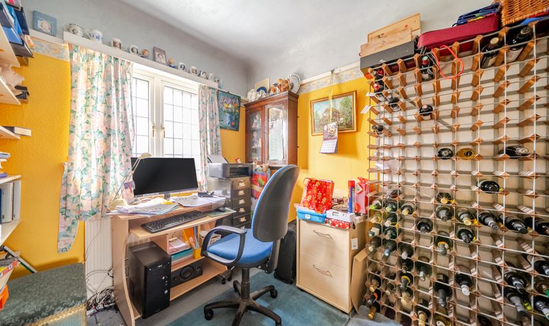 Broadhurst, Ashtead, KT21