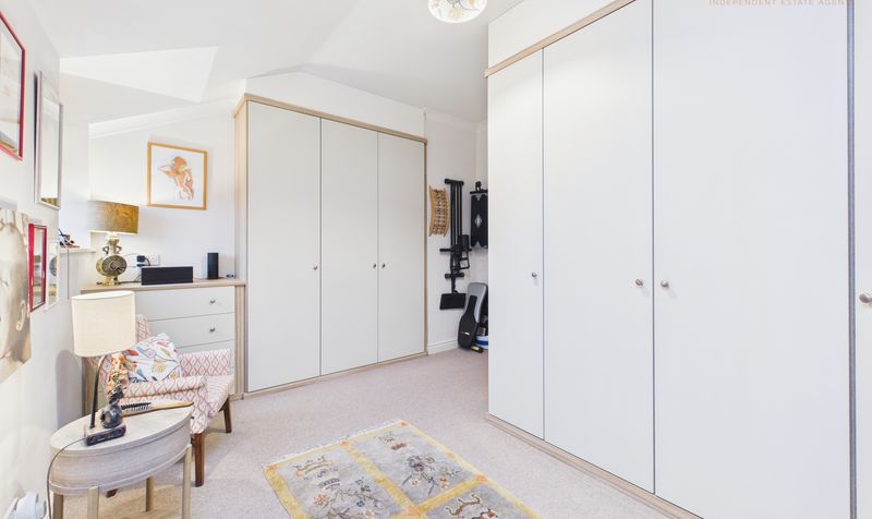 Hoole Bank, Hoole Village, CH2