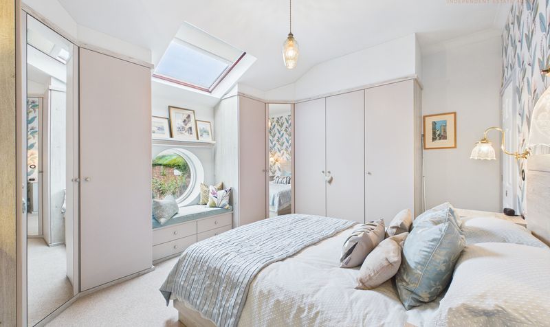 Hoole Bank, Hoole Village, CH2