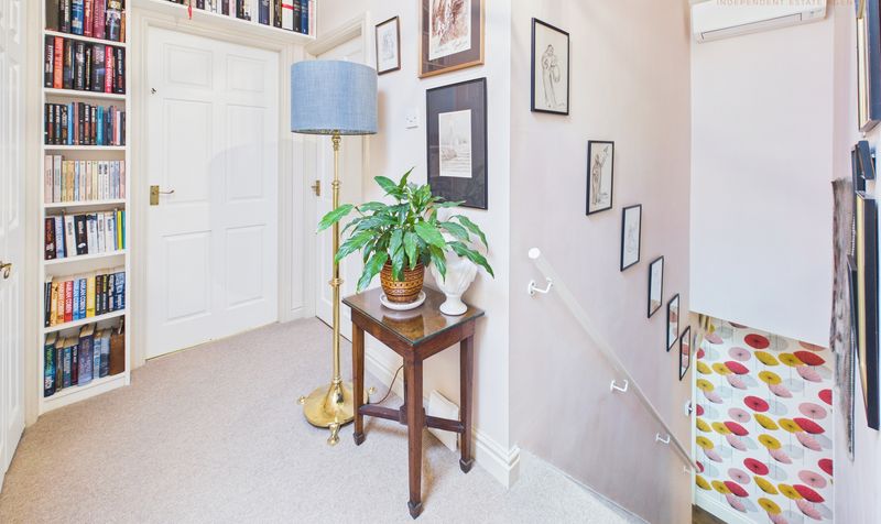 Hoole Bank, Hoole Village, CH2