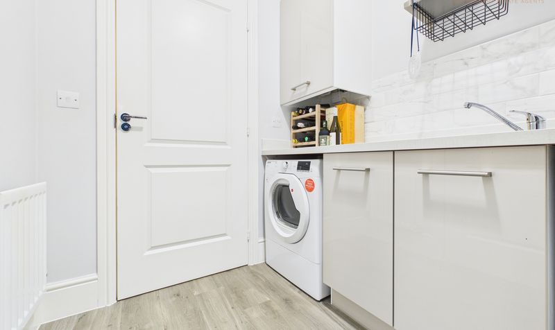Gold Court, Saighton, CH3