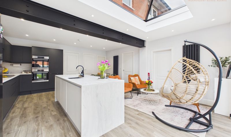 Gold Court, Saighton, CH3
