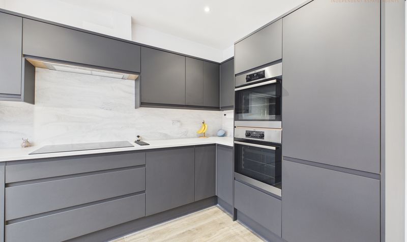 Gold Court, Saighton, CH3