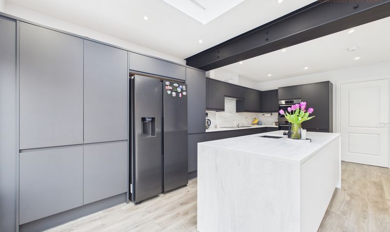 Gold Court, Saighton, CH3