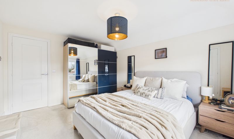 Gold Court, Saighton, CH3