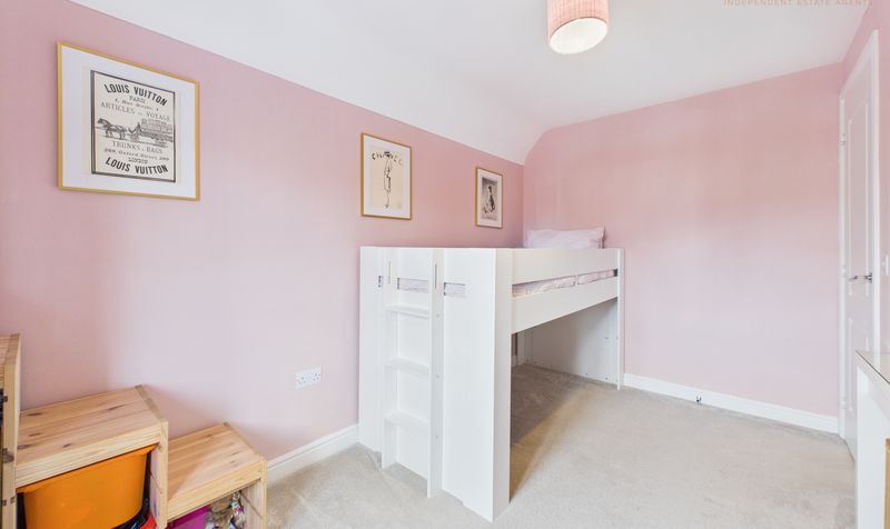 Gold Court, Saighton, CH3