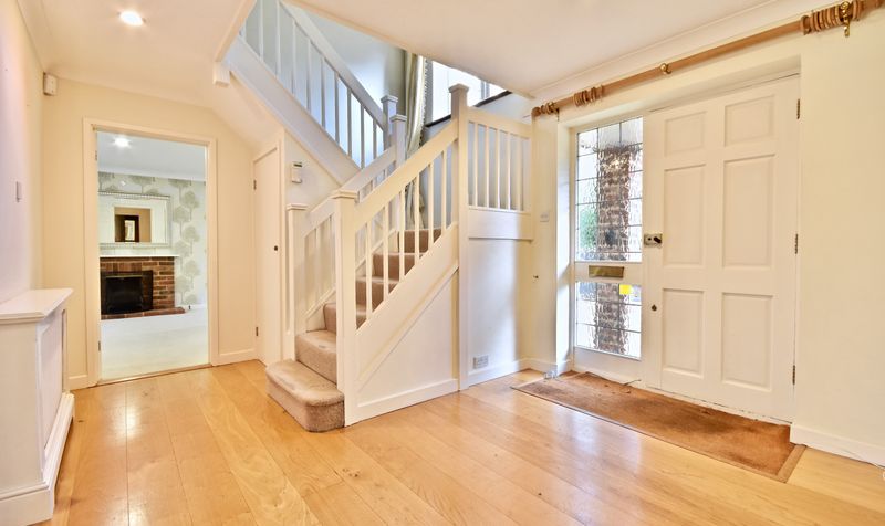 Harriotts Lane, Ashtead, KT21