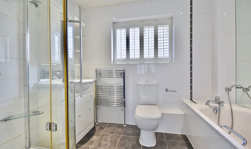 Harriotts Lane, Ashtead, KT21