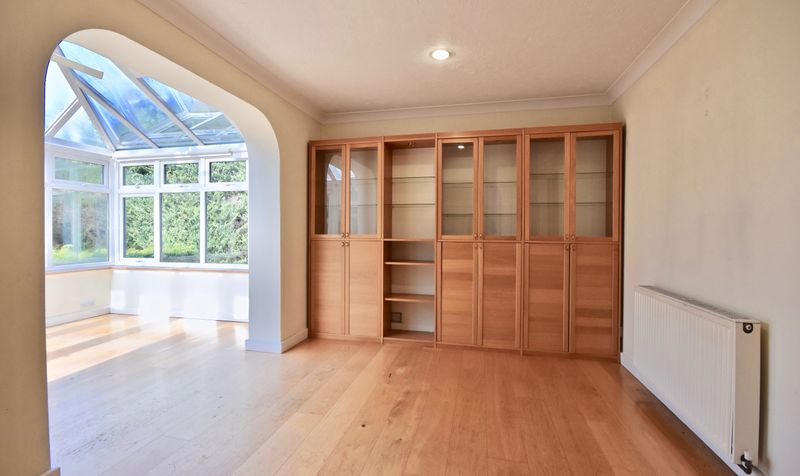 Harriotts Lane, Ashtead, KT21