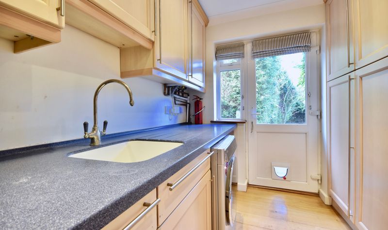 Harriotts Lane, Ashtead, KT21