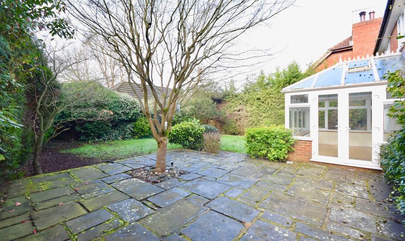 Harriotts Lane, Ashtead, KT21