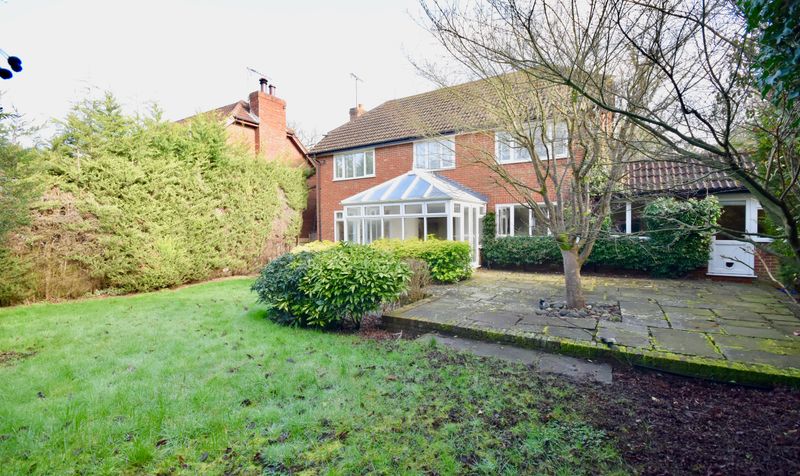 Harriotts Lane, Ashtead, KT21