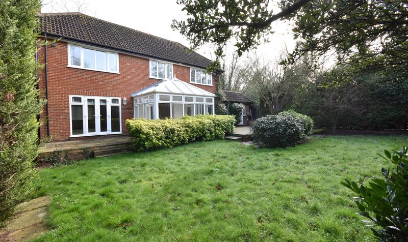 Harriotts Lane, Ashtead, KT21