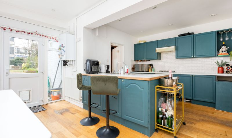 2 Bedroom House For Sale &ndash; Grove Road, Hitchin, SG5 3