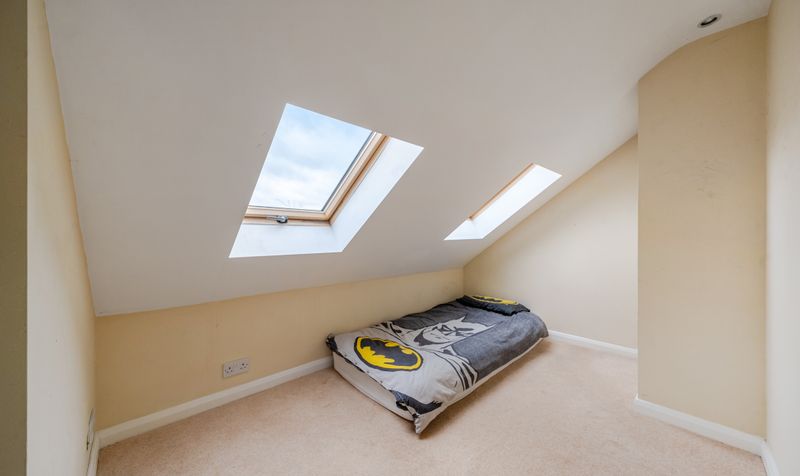 The Greenway, Epsom, KT18