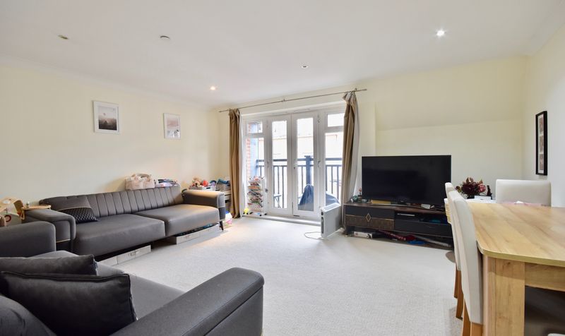 Leret Way, Royal Swan Quarter Leret Way, KT22