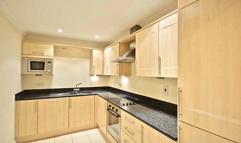 Leret Way, Royal Swan Quarter Leret Way, KT22