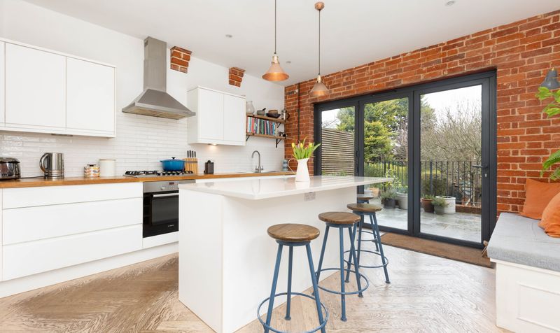 4 Bedroom House For Sale &ndash; Upper Tilehouse Street, Hitchin, SG5 2