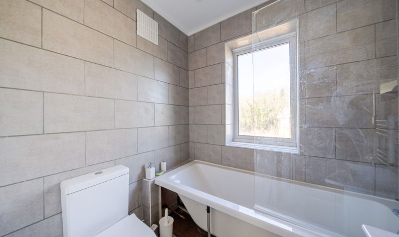 Grosvenor Road, Epsom, KT18